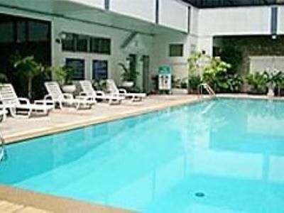 Holiday Mansion Hotel Бангкок Экстерьер фото